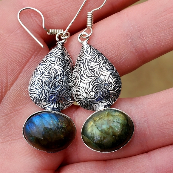 New Labradorite Silver Earrings. - Picture 8 of 13